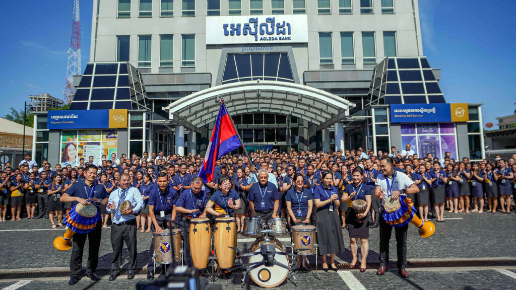 អេស៊ីលីដា អបអរពិធីបើកការដ្ឋានសាងសង់”ព្រែកជីកហ្វូណនតេជោ” Acleda - Funan Techo Canal